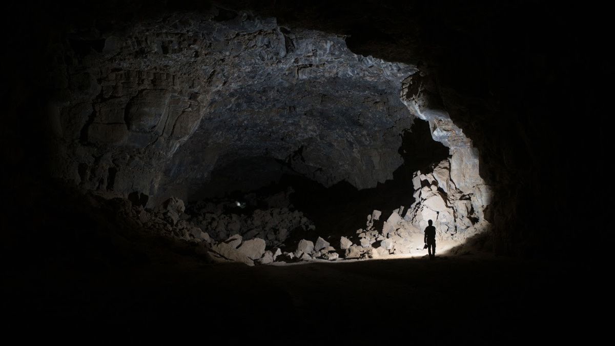 Humans were living in a lava tube 7000 years ago on the Arabian Peninsula - Livescience.com