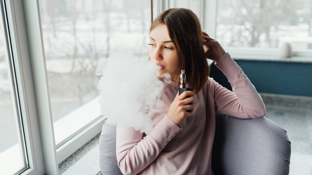 Smoking and vaping can have these detrimental effects on fertility, doctors warn - Fox News