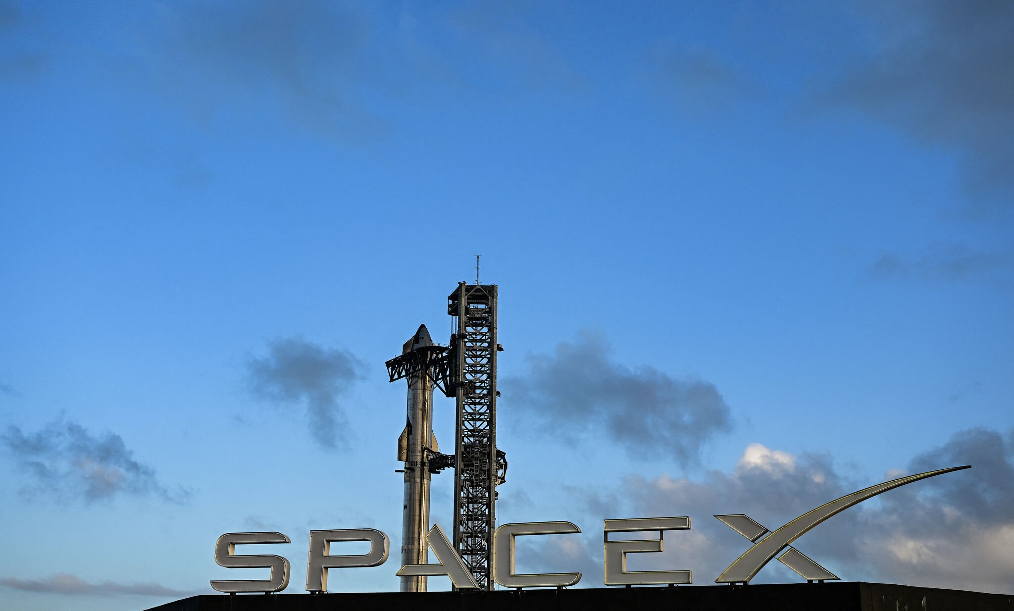 Study: SpaceX's Starship could cause structural damage in Texas - Chron