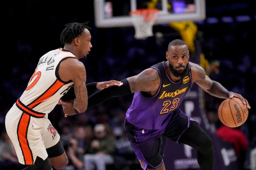 Pistons expose LeBron James and Lakers for what they are — and aren't — in L.A. loss - Yahoo Sports